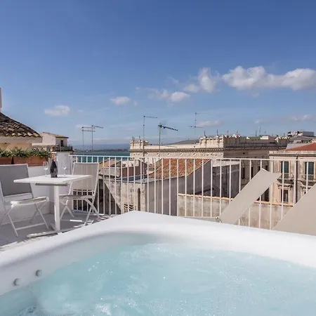 招待所 Ortygia Con Terrazza Sul Mare E Jacuzzi *